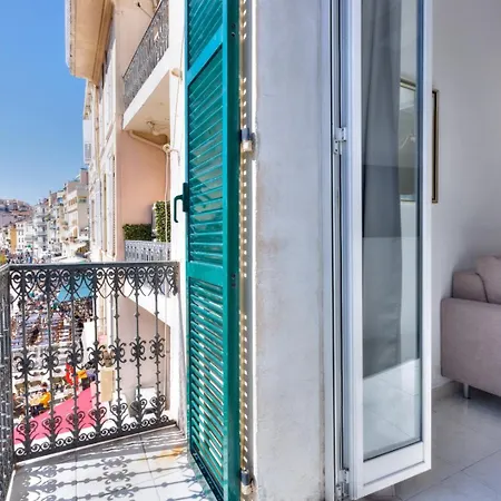 Magnifique 2 Pieces Dans Le Centre Cannes