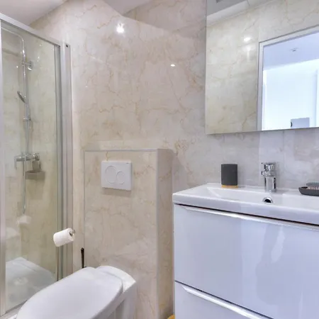 Apartment Magnifique 2 Pieces Dans Le Centre *